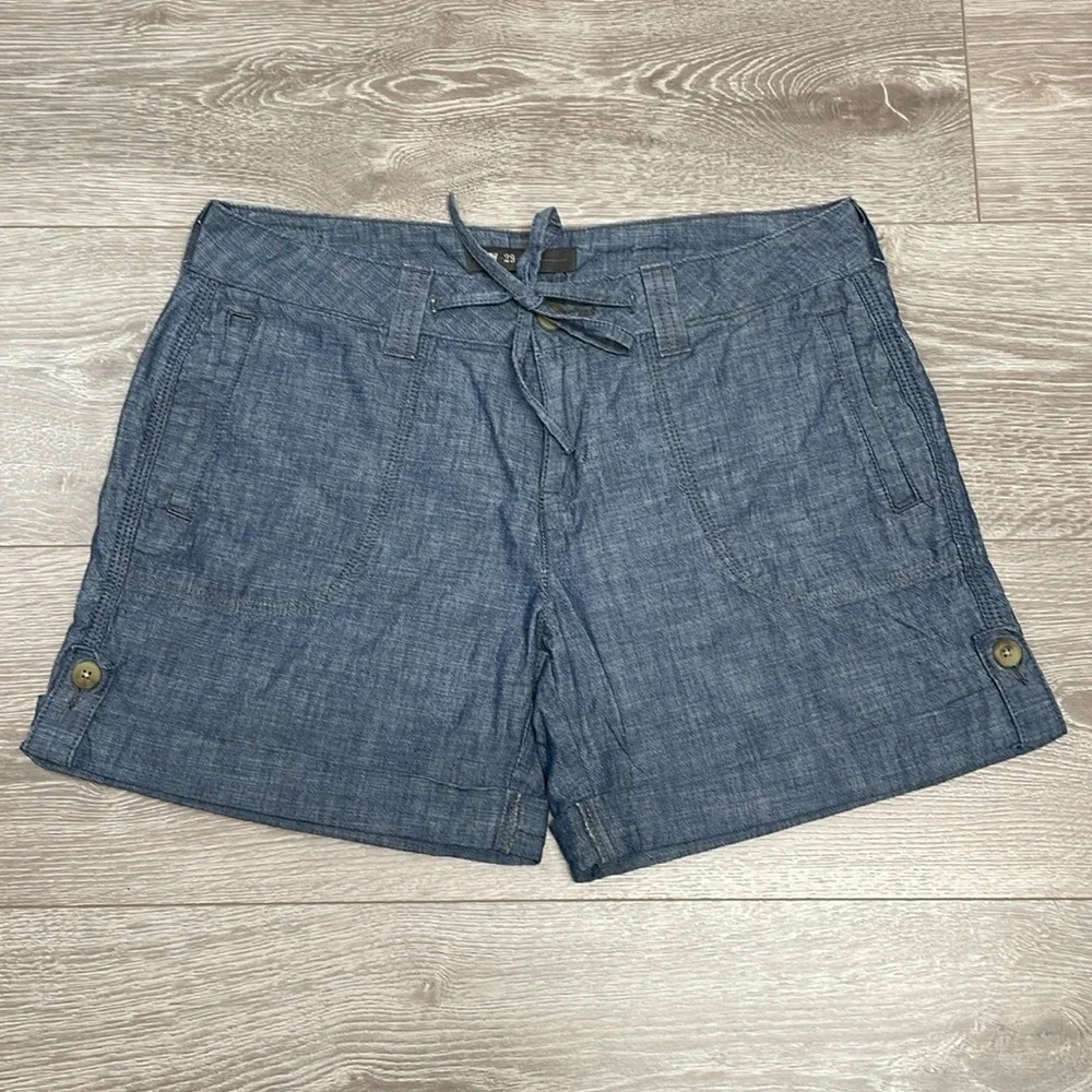 Levi’s Chambray Cuffed Flat Front Drawstring Wais… - image 2